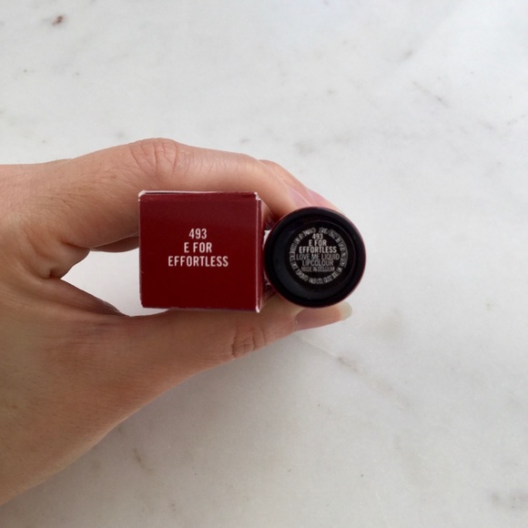 MAC COSMETICS LOVE ME LIQUID LIPCOLOUR 493- E FOR EFFORTLESS NWT - Picture 10 of 10